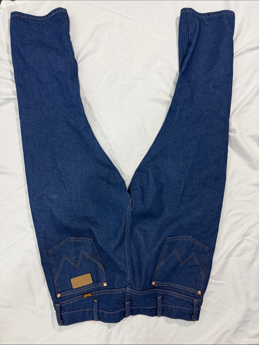 Wrangler Men's Dark Blue Relaxed Fit Jeans